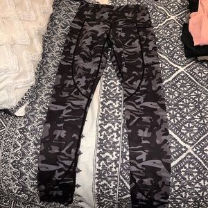 Camo leggings with pockets